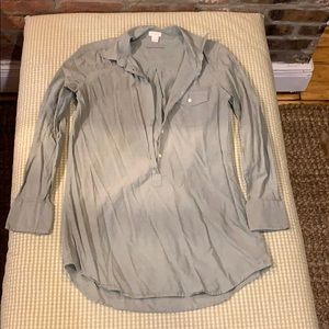 Button down XS light army green top